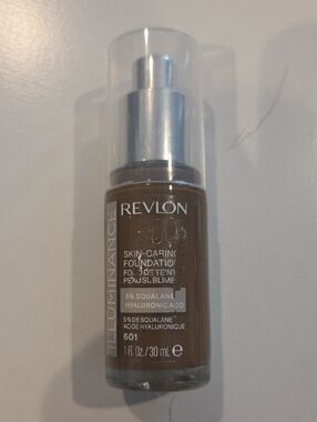 Revlon Skin-Caring Foundation 601 Deep Brown